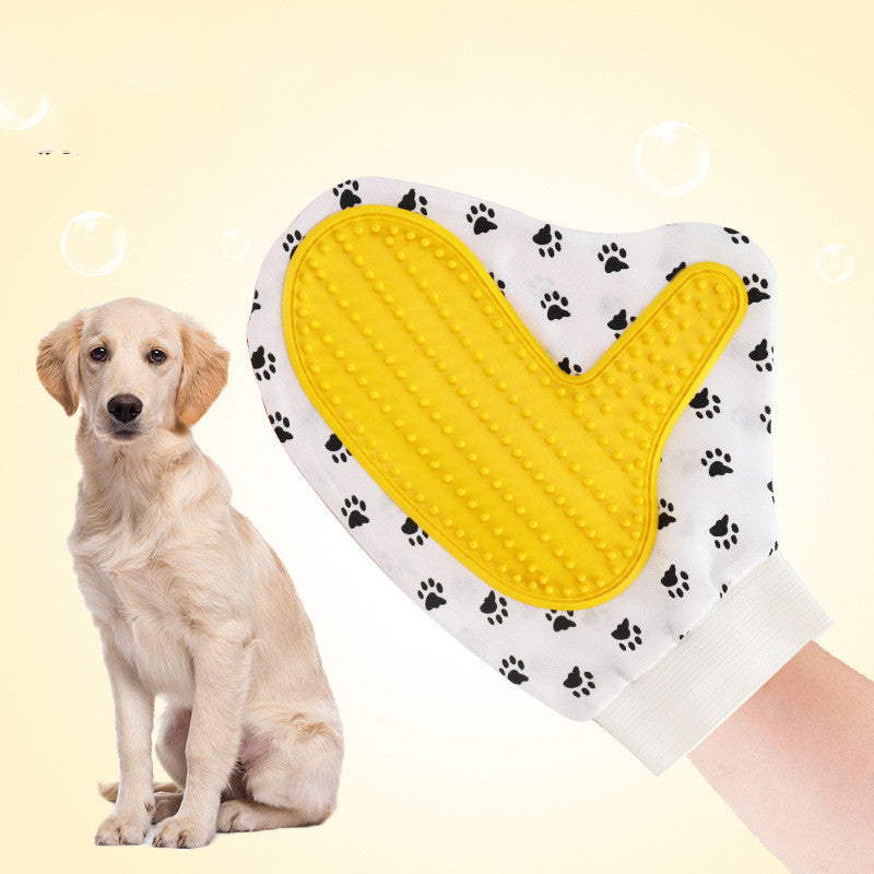Grooming glove silicone tips detail